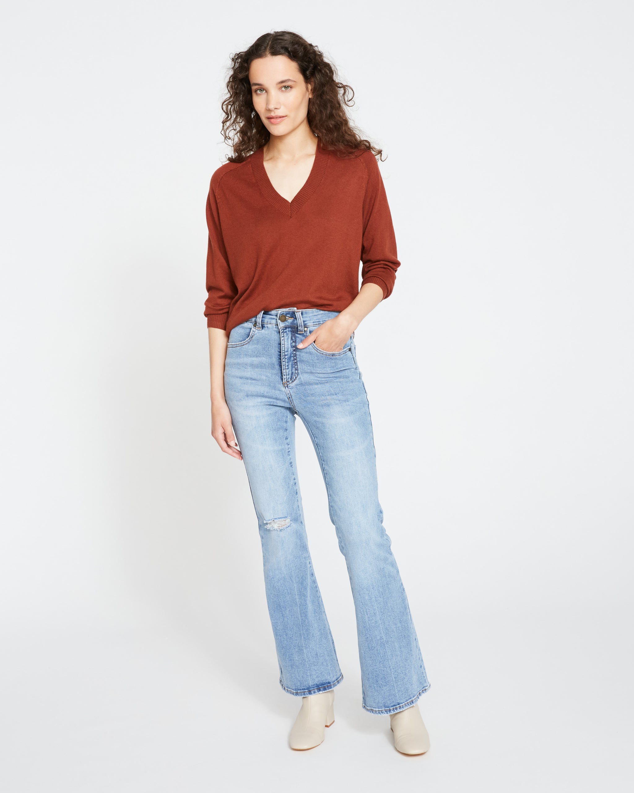 Image 1 of HIGH RISE VINTAGE JEANS from Zara